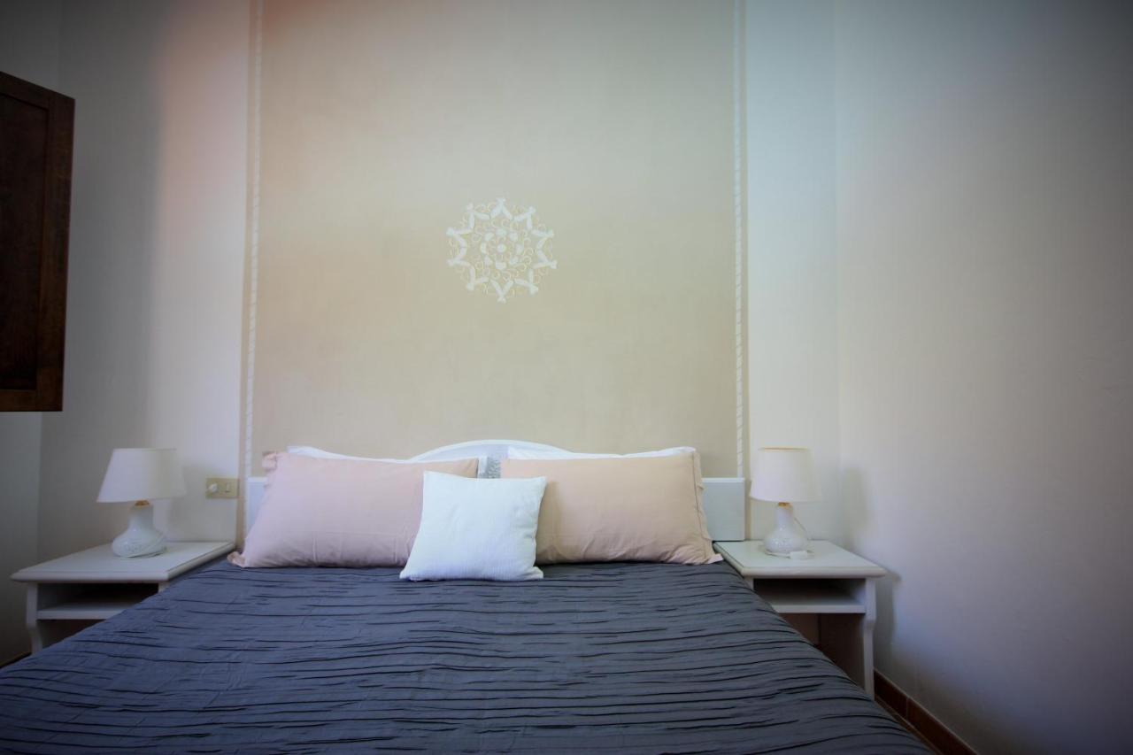 Boutique Hotel Sant'Andrea & Relais San Pantaleo Ngoại thất bức ảnh