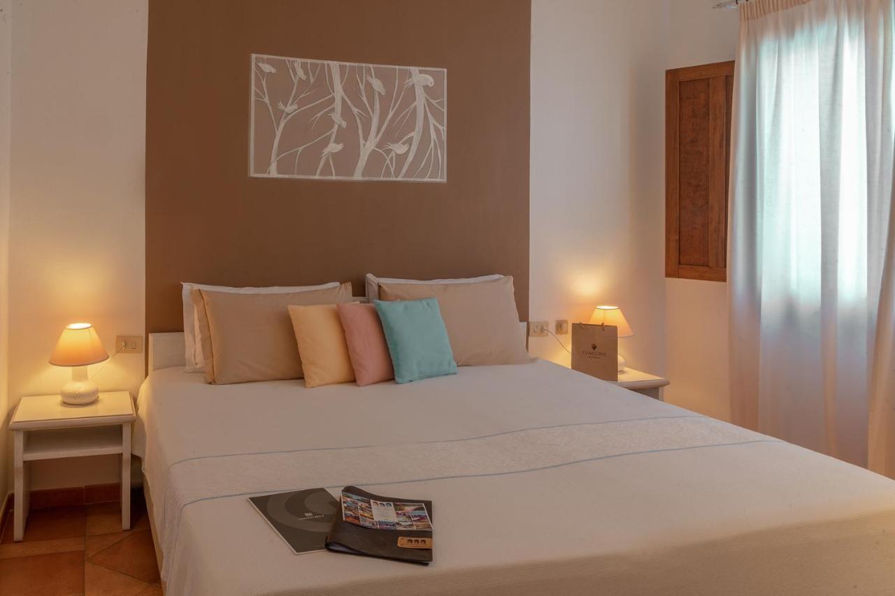 Boutique Hotel Sant'Andrea & Relais San Pantaleo Ngoại thất bức ảnh