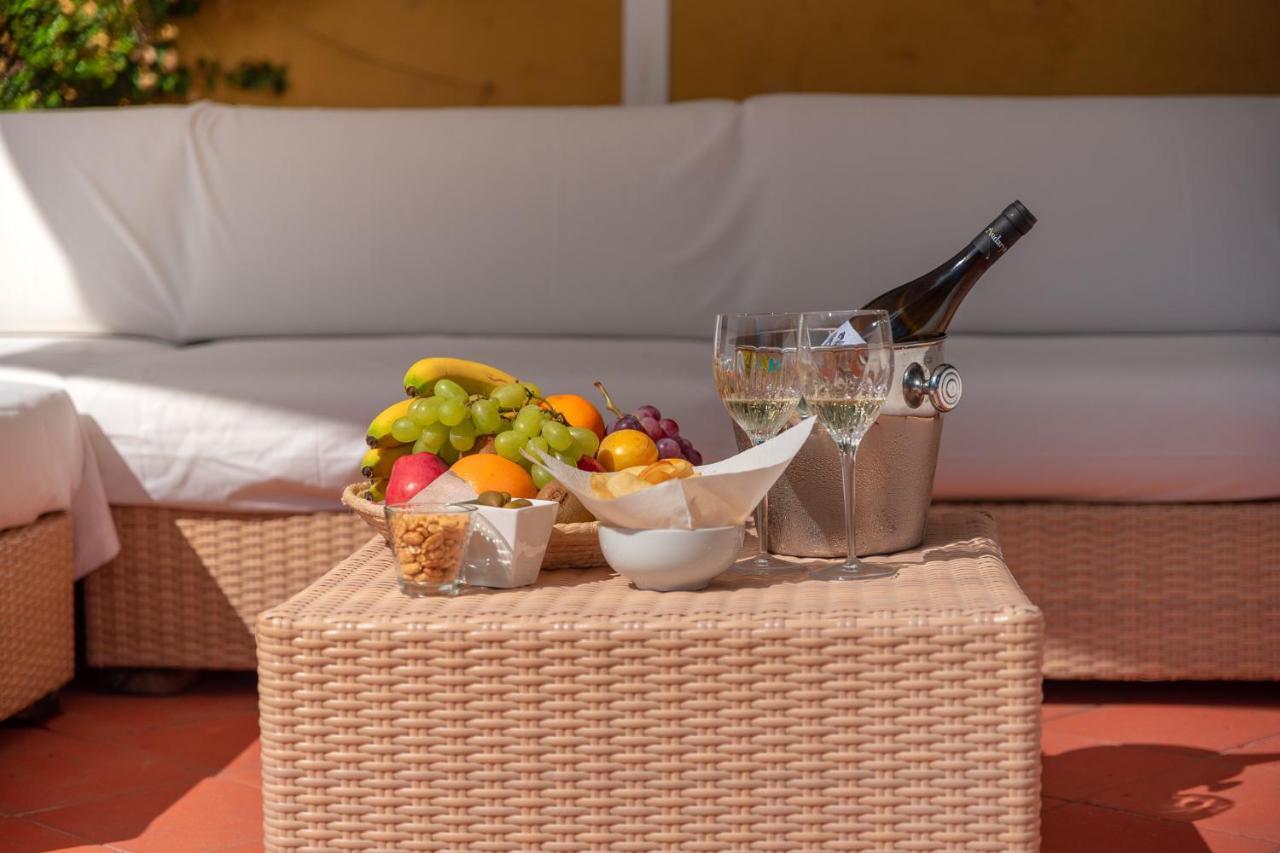 Boutique Hotel Sant'Andrea & Relais San Pantaleo Ngoại thất bức ảnh