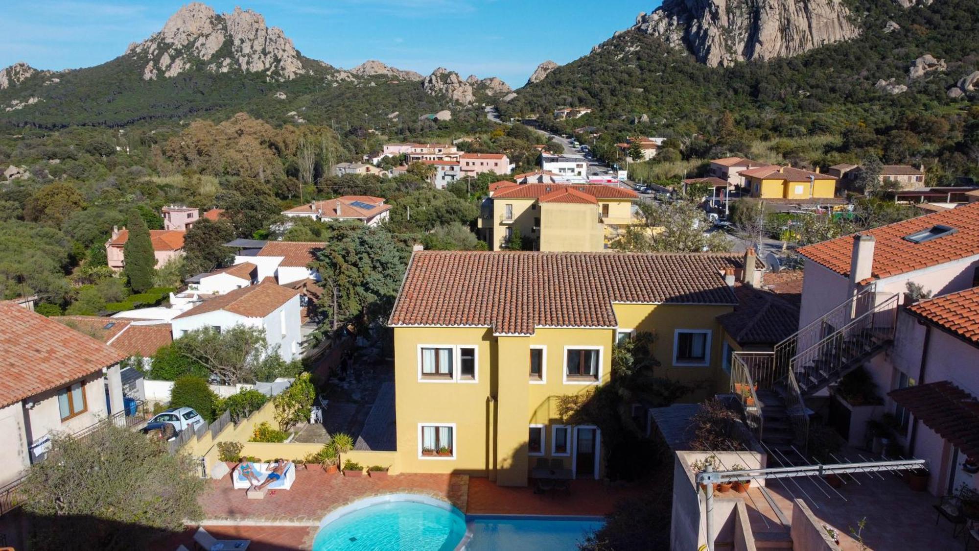 Boutique Hotel Sant'Andrea & Relais San Pantaleo Ngoại thất bức ảnh