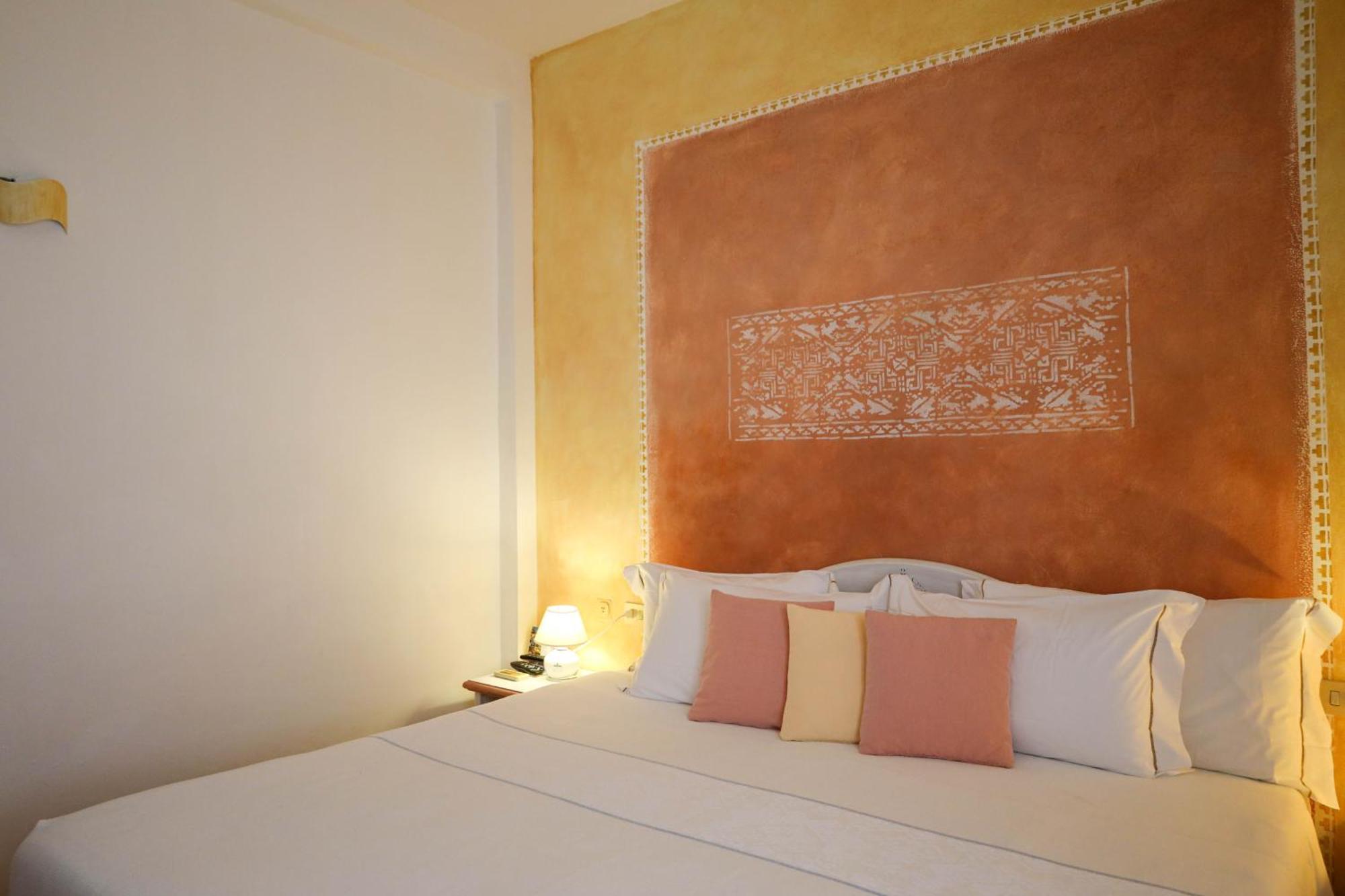 Boutique Hotel Sant'Andrea & Relais San Pantaleo Ngoại thất bức ảnh