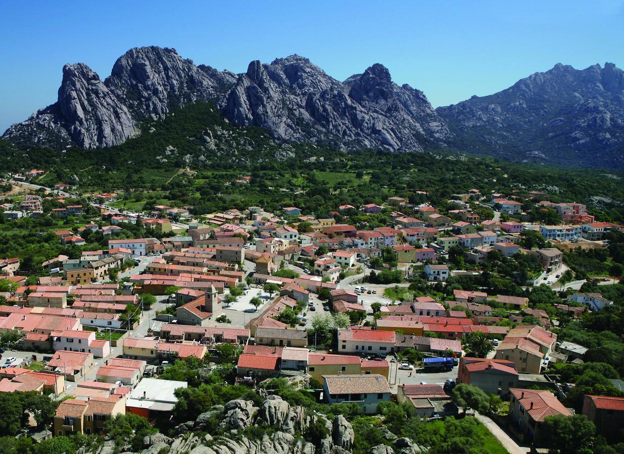 Boutique Hotel Sant'Andrea & Relais San Pantaleo Ngoại thất bức ảnh